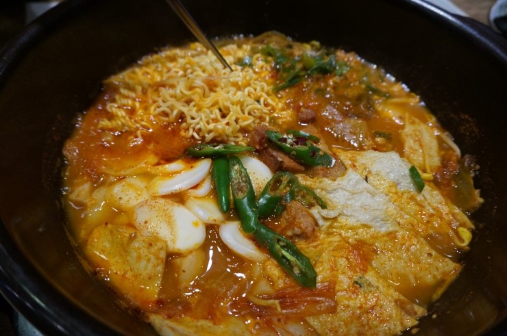 통돼지김치찌개 이미지