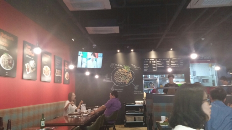 홍대 칼국수와 족발 이미지