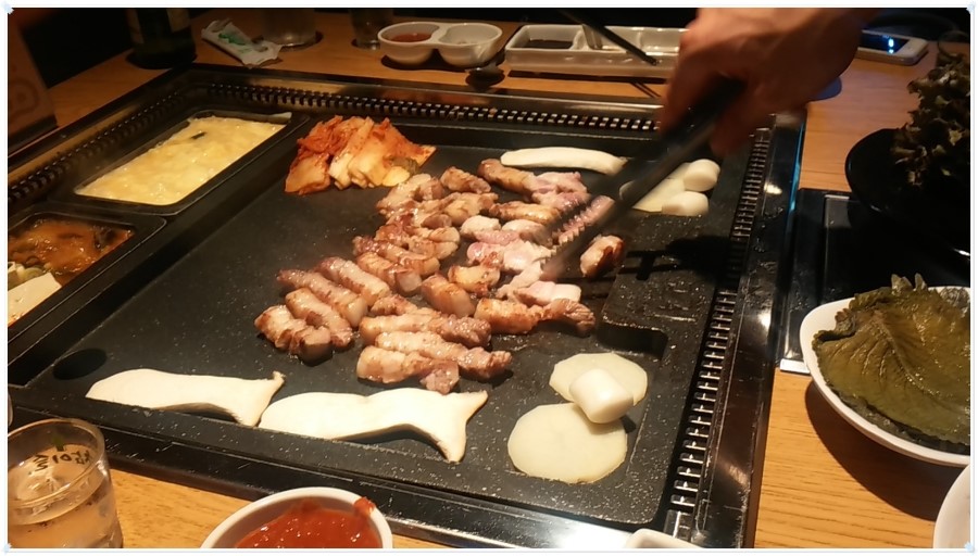 육꼬집 이미지