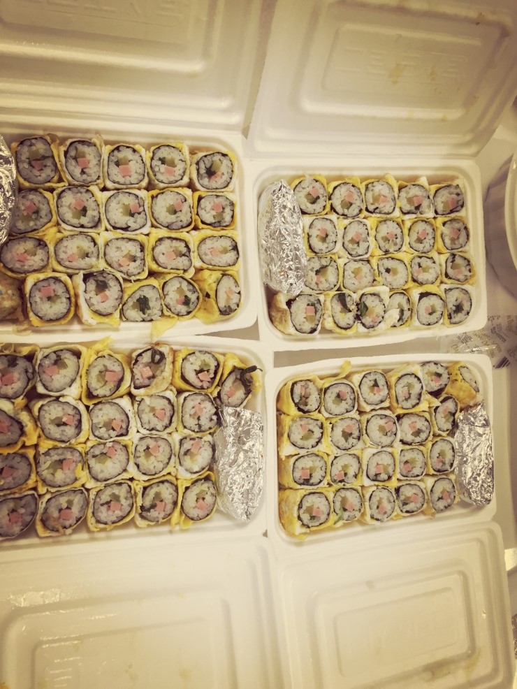 짠지계란말이김밥 이미지