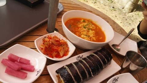 김밥에 라면 이미지