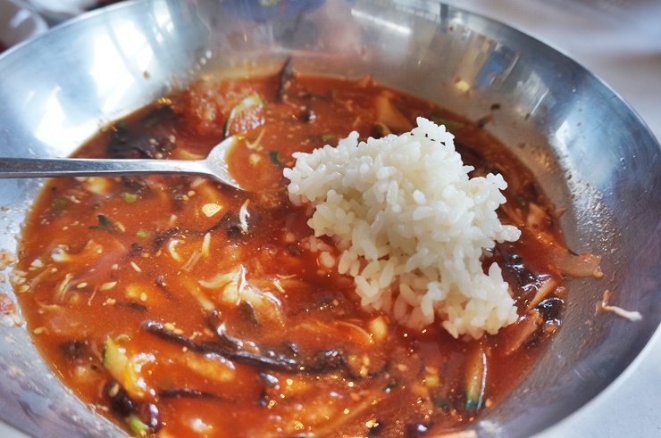 돌고래횟집 이미지