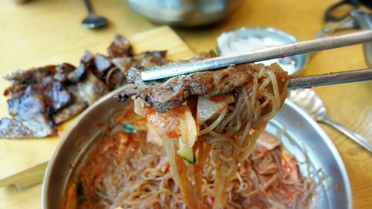 육쌈냉면 이미지