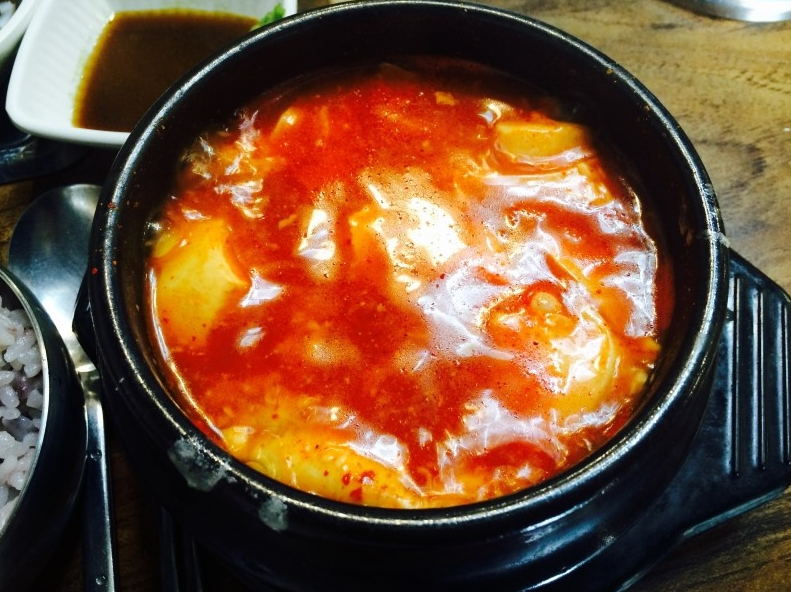 유명생선찌개 이미지