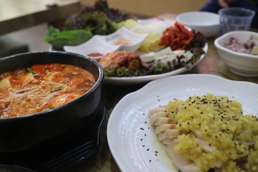 돈통마늘보쌈 이미지