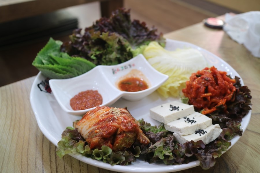 돈통마늘보쌈 이미지