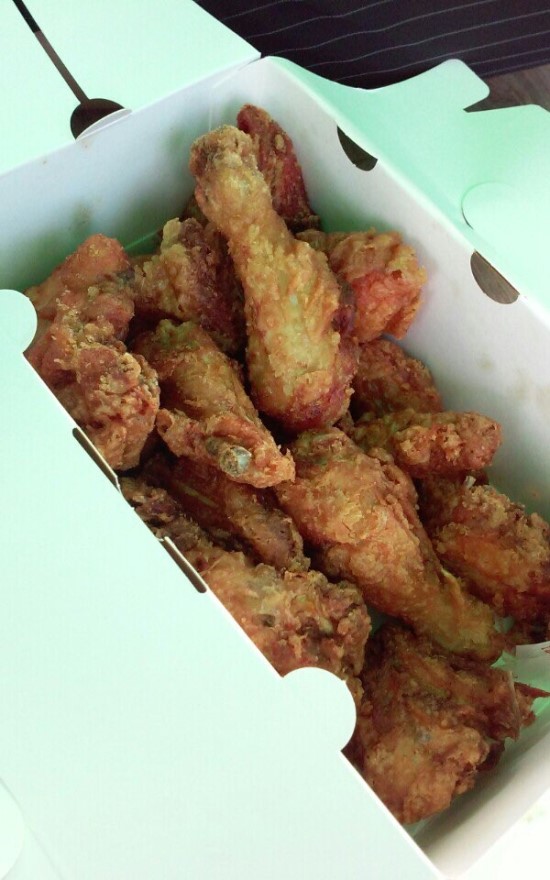 훌랄라치킨 이미지