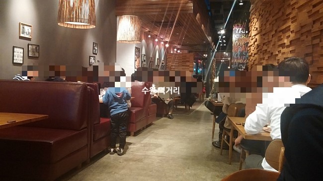 비비큐치킨카페 이미지