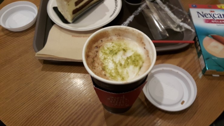 할리스커피숍 이미지