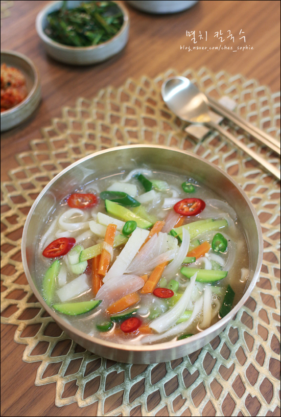 백칼국수 이미지