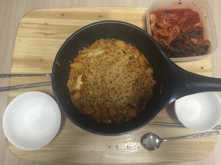 호로록건진국수 이미지