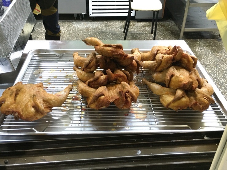 옛날통닭새 이미지