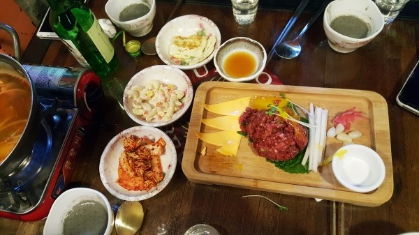 육회한잔 이미지