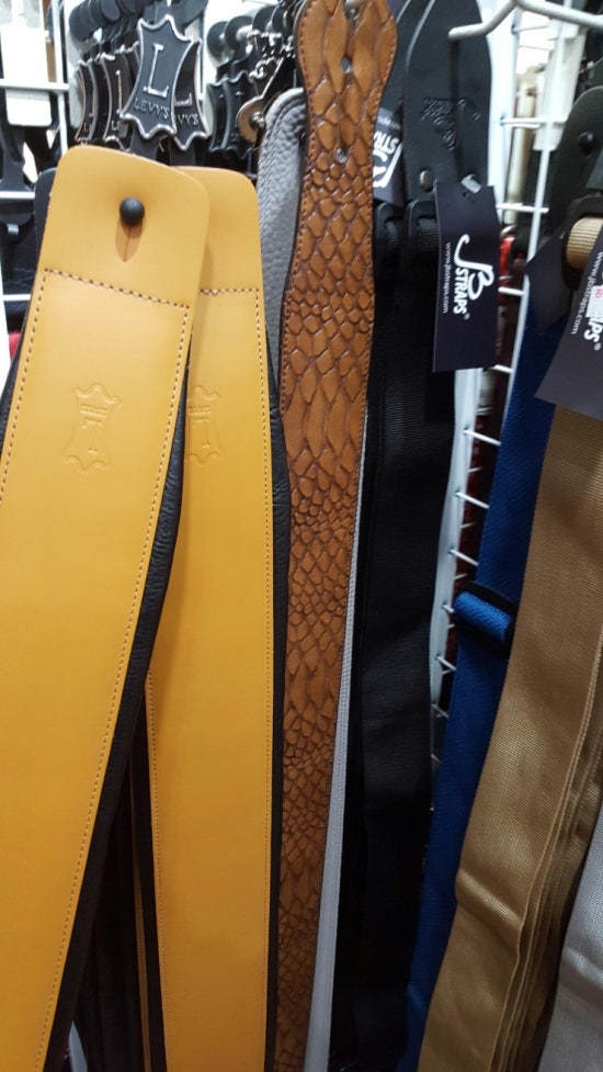 기타매장퀸악기점 이미지