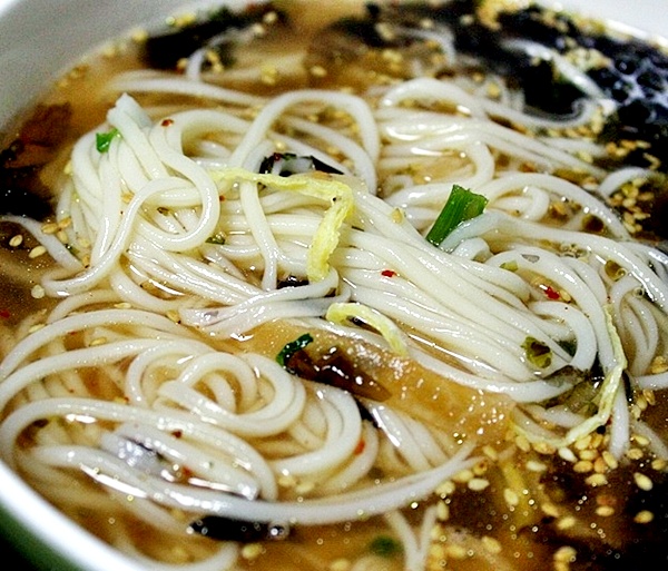 호로록국수 이미지