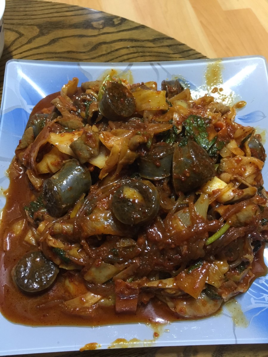 솥뚜껑야채곱창볶음 이미지