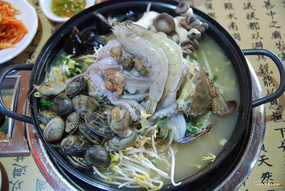 곰아줌칼국수 이미지