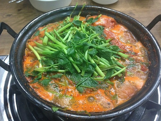 얼큰샤브샤브칼국수 이미지