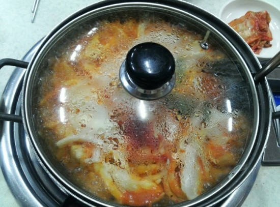 시골통돼지볶음 이미지