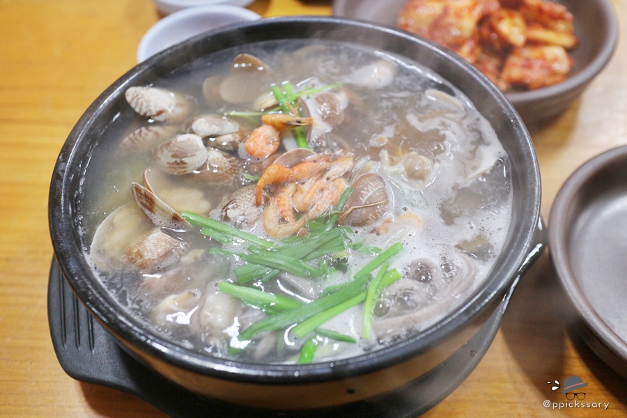 뚝배기칼국수 이미지