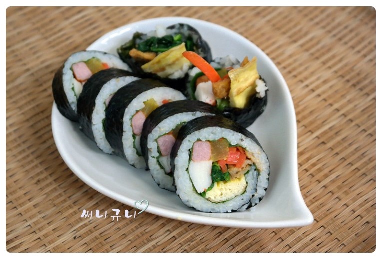 둘둘말은김밥 이미지