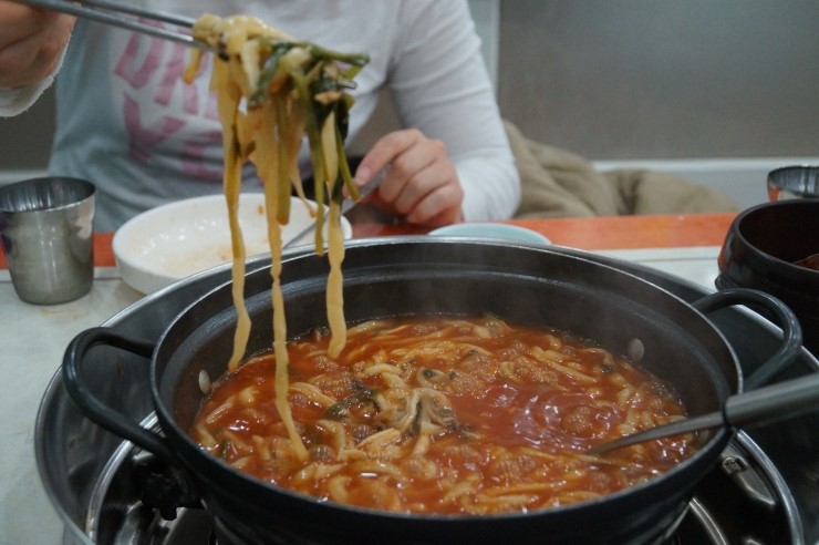 홍두깨샤브칼국수 이미지