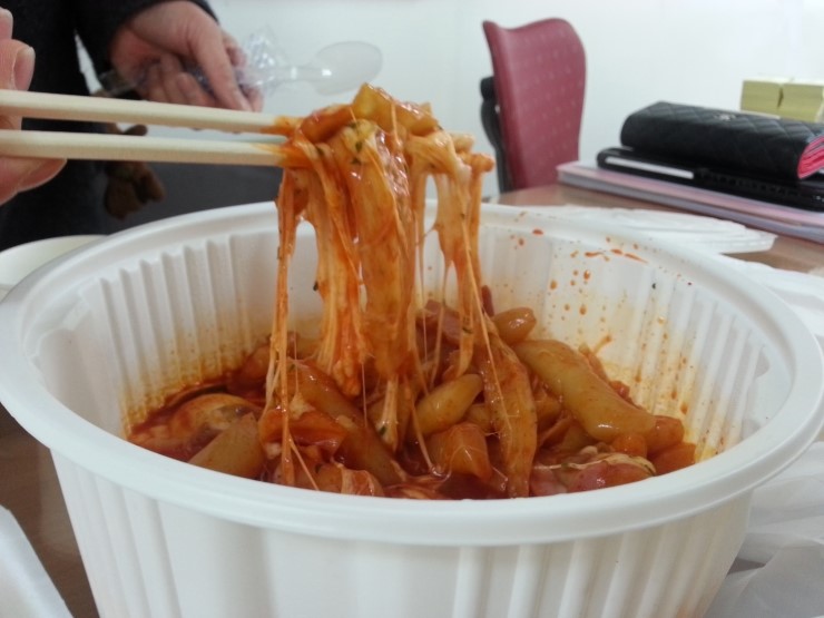 눈물떡볶이 이미지