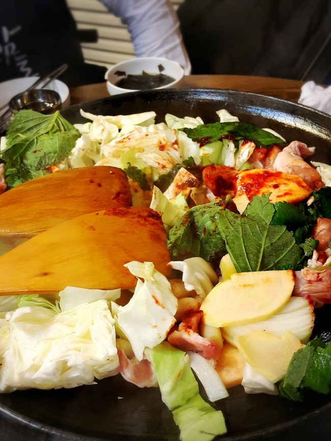춘천무쇠닭갈비유황오리 이미지