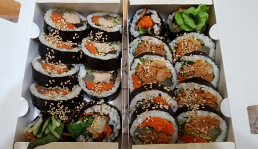 만두랑김밥이랑 이미지
