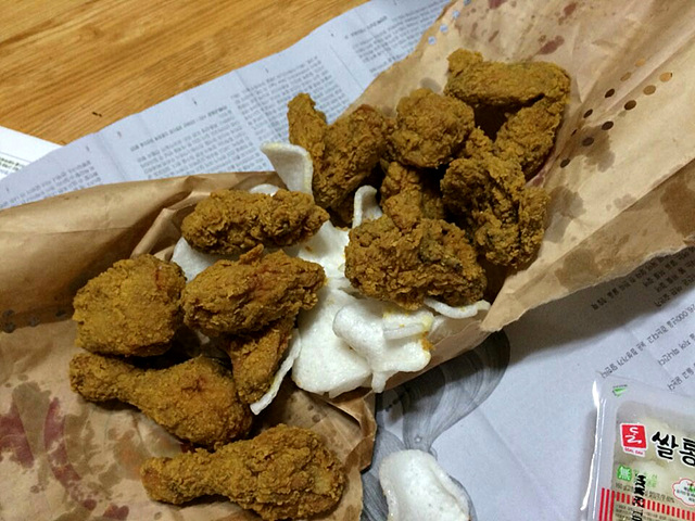 쌀통닭 이미지