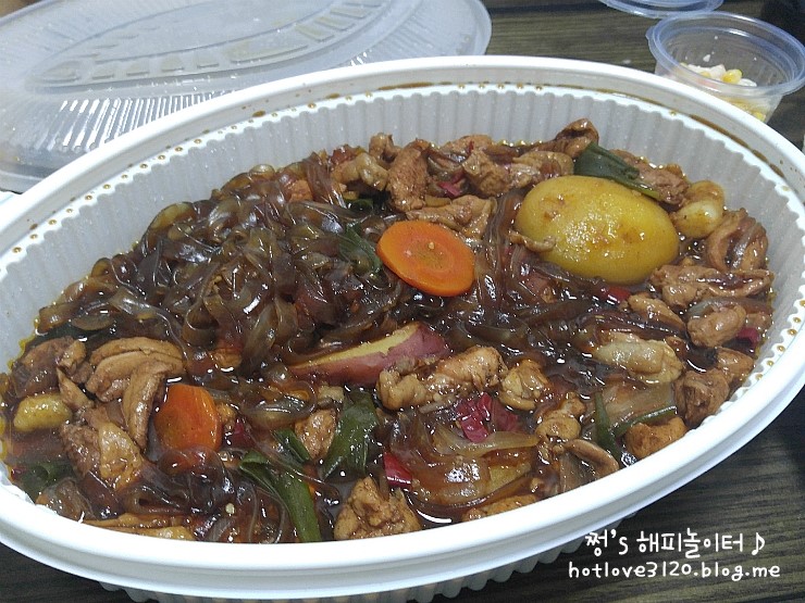 마당나온수탉 이미지
