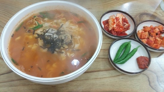 예담얼큰이칼국수 이미지