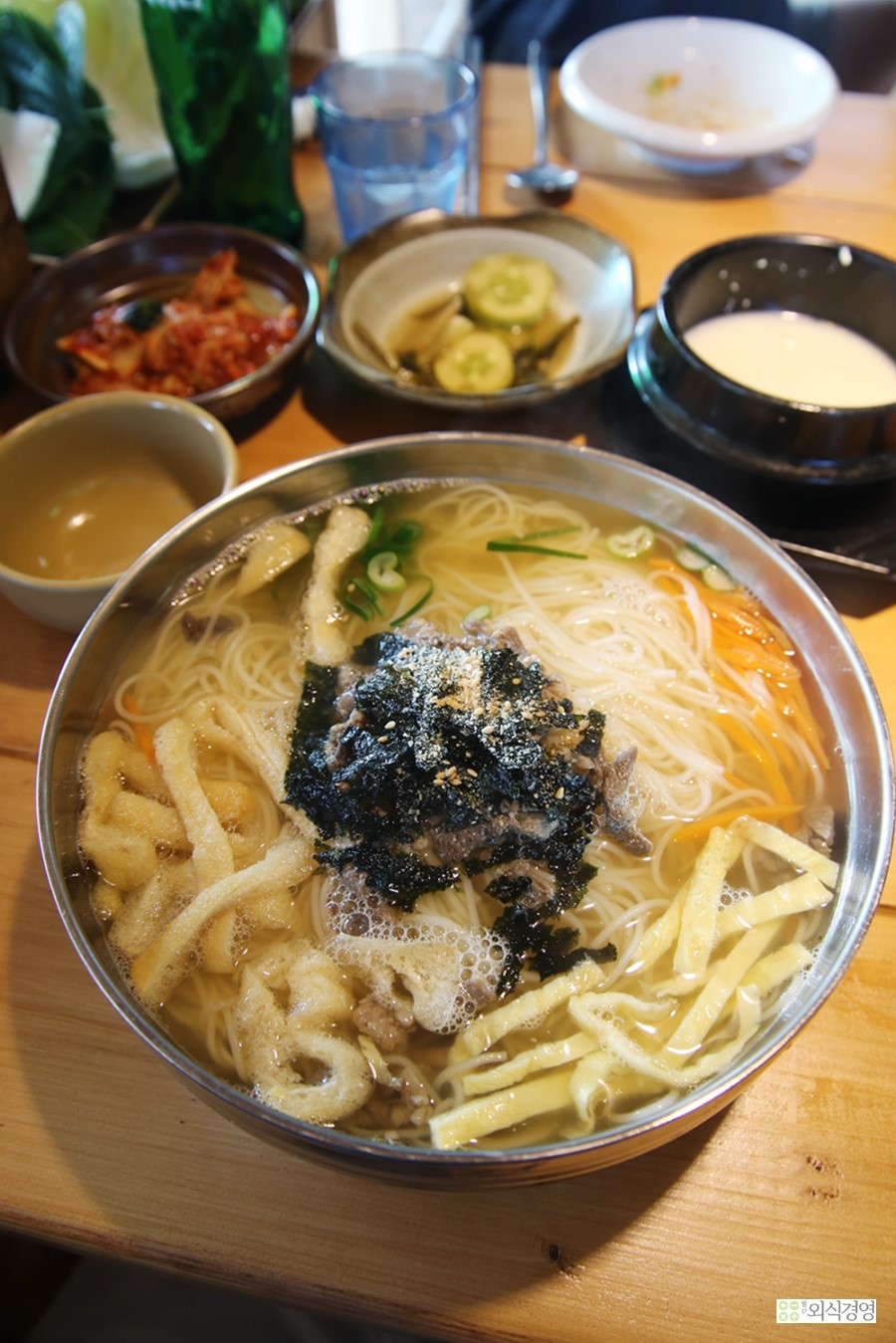 오월에국수 이미지