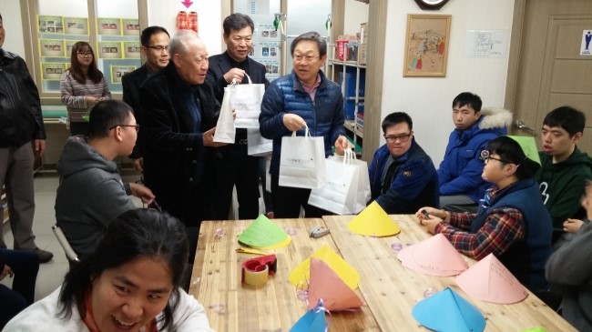 작은행동한사랑 이미지