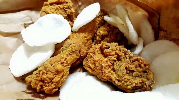 쌀통닭 이미지
