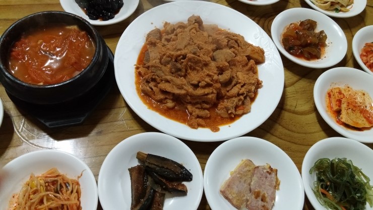 제육밥상 이미지