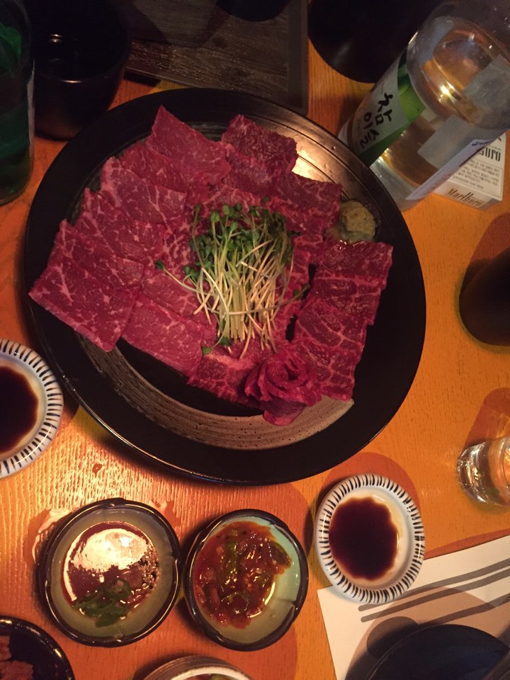 유쾌한접시 이미지