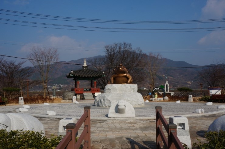 황금두꺼비 이미지