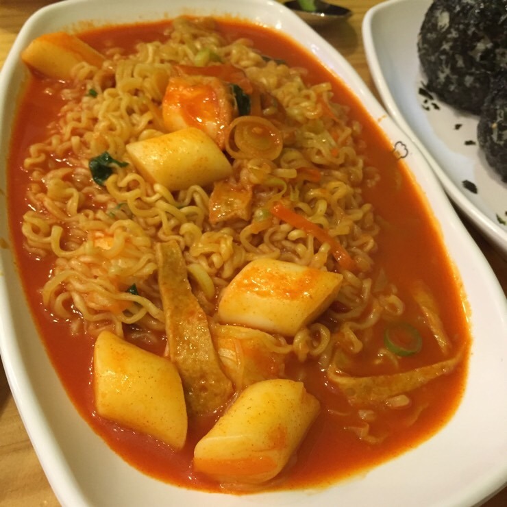 왕순이 주먹밥 김밥 이미지