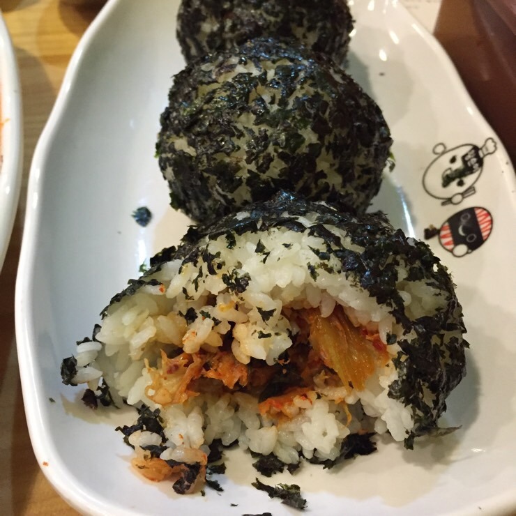 왕순이 주먹밥 김밥 이미지
