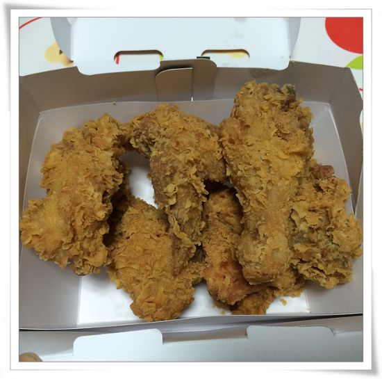 B.H.C 치킨 이미지