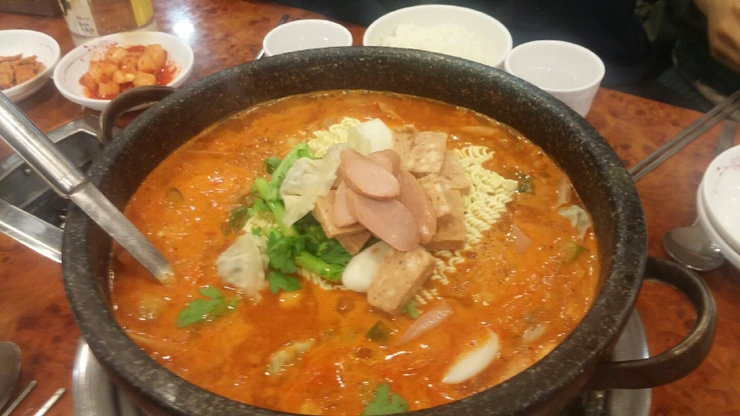 돌솥부대찌개 이미지