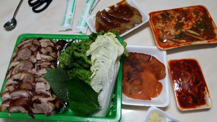 옛집왕족발검댕이보쌈막국수 이미지