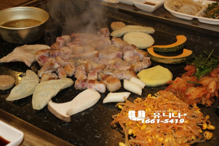 참숯돌판구이 이미지