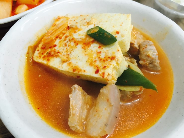 장모묵은지흑돼지찌개 이미지