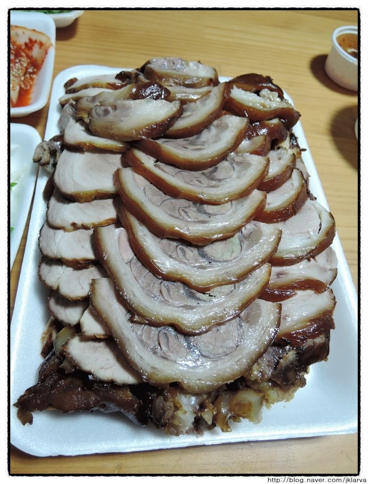 황금족발소머리국밥 이미지