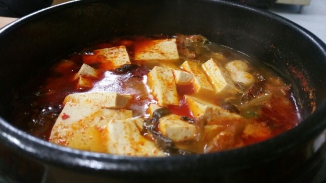 돈까스와김치찌개 이미지