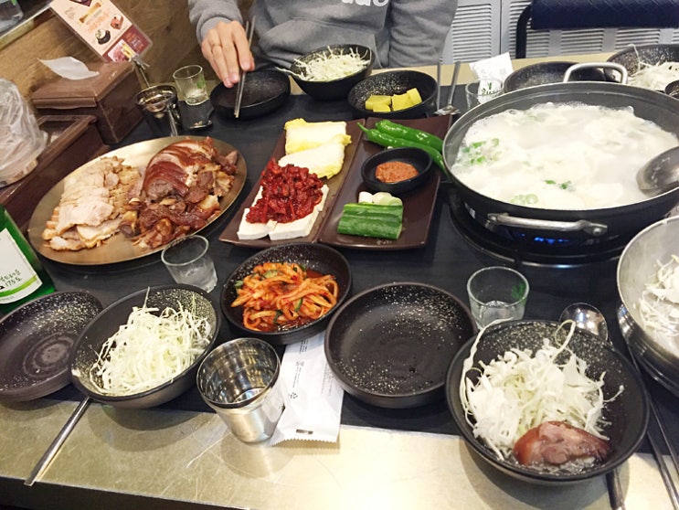 더오향족발 이미지