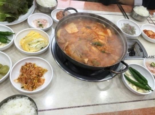 통통김치찌개 이미지