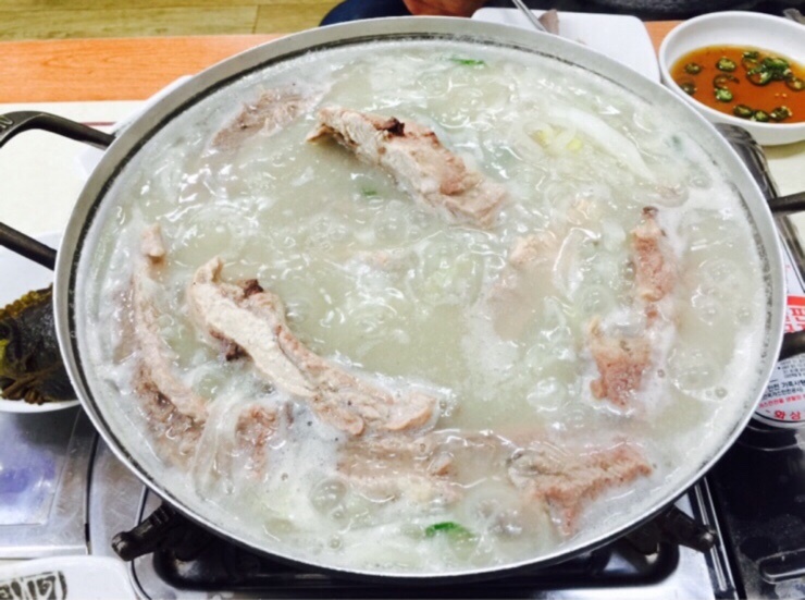 참돼지깡통구이 이미지